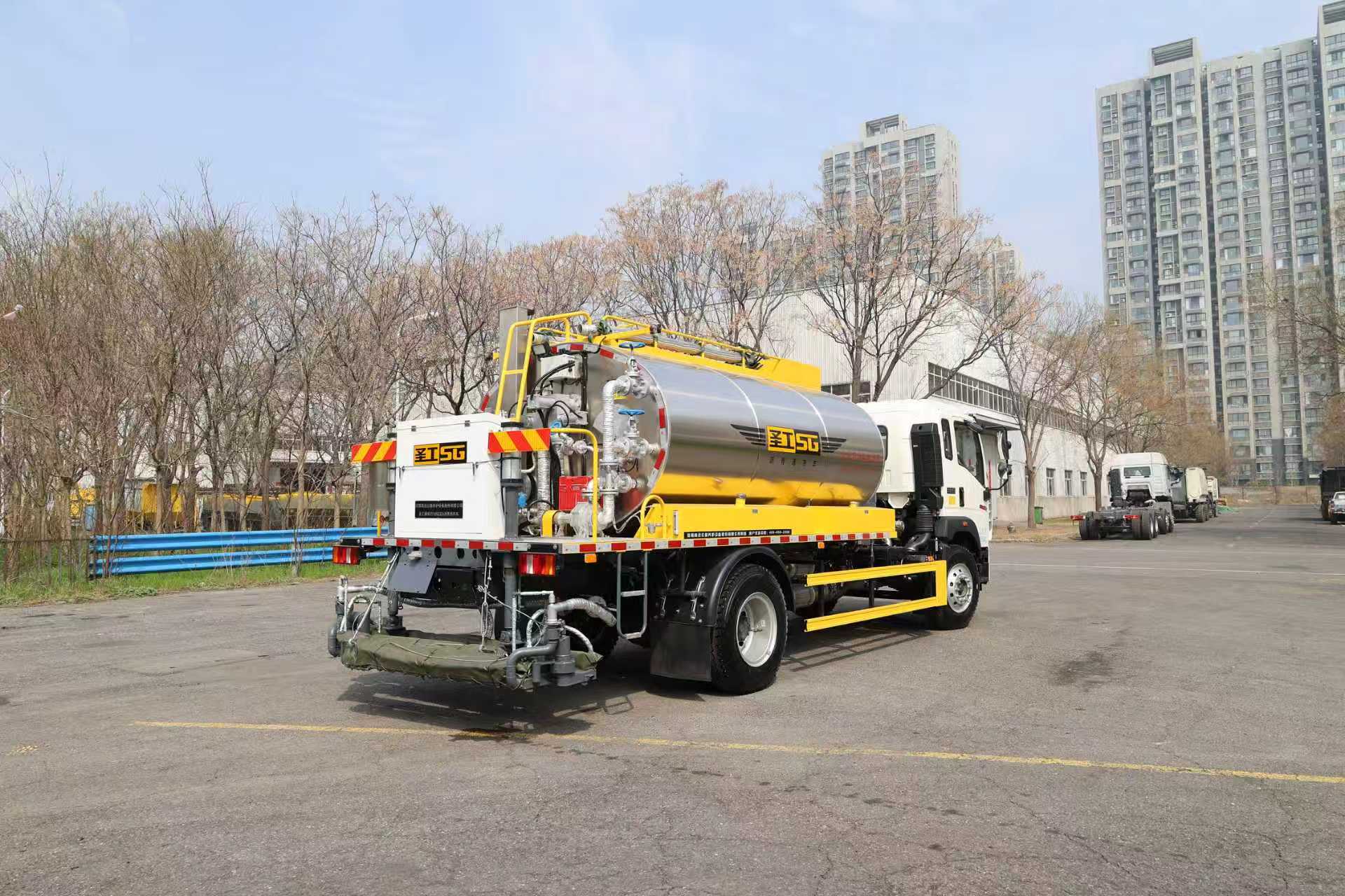HGY5165GLQZ6瀝青灑布車